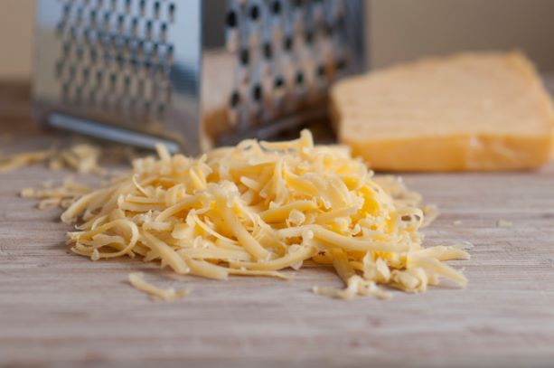 1kg Grated Mature Cheddar Cheese 